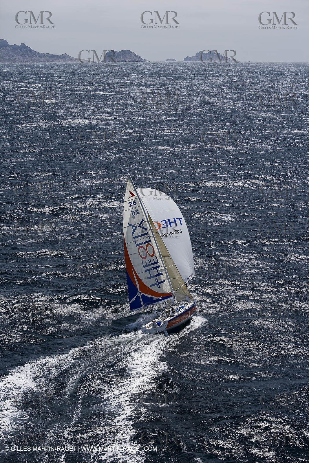 06-26-2007 - FIGARO II - THEOLIA - Skipper : Robert Nagy - Training off Marseille (south France) with strong wind conditions