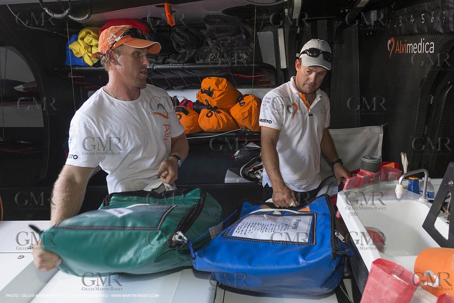 10 10 2014, Alicante (ESP), Volvo Ocean Race 2014-15, Team Alvimedica, final loading