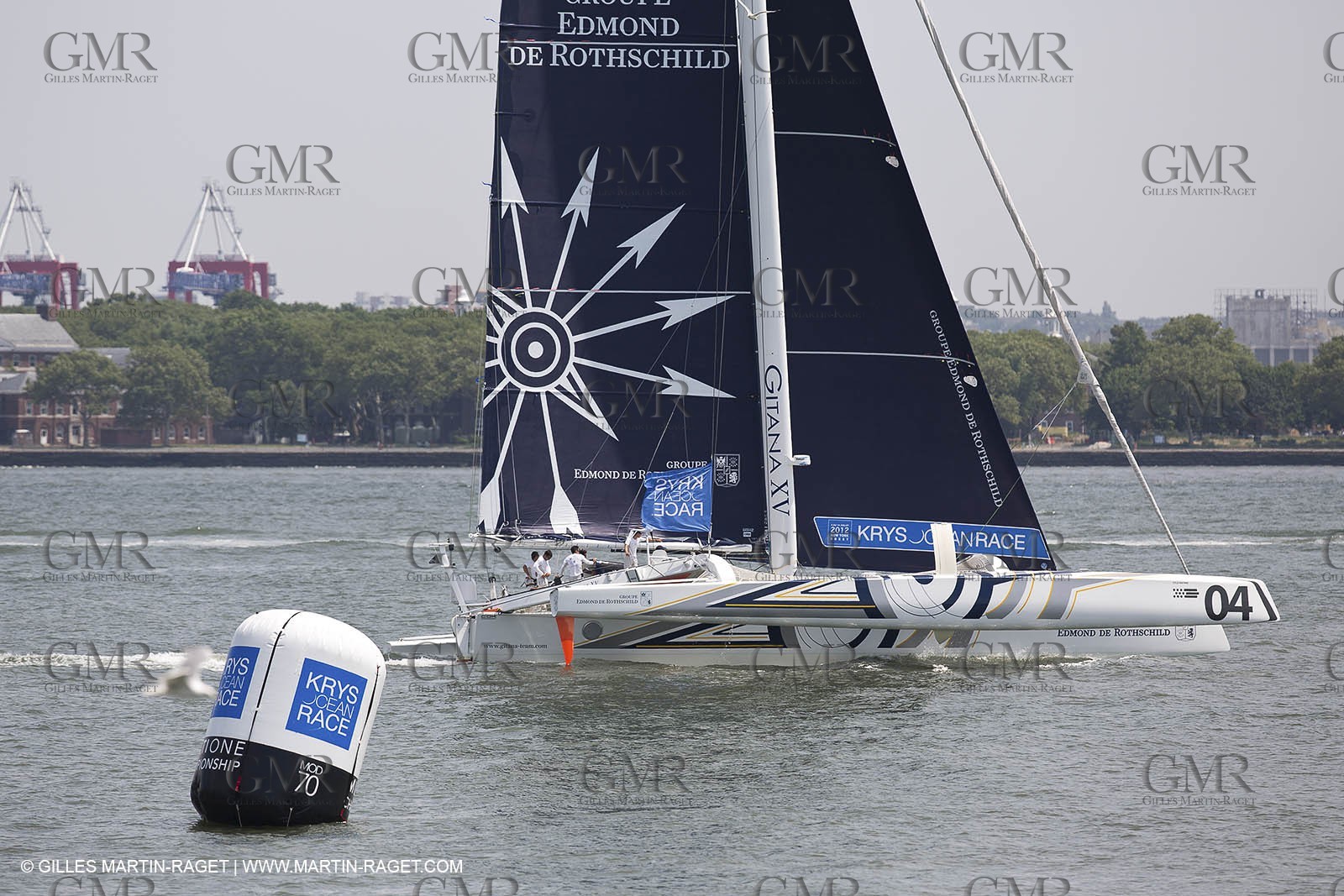 05 07 2012 - New York (USA) - Ocean Krys Race - Speed runs in fornt of NY city