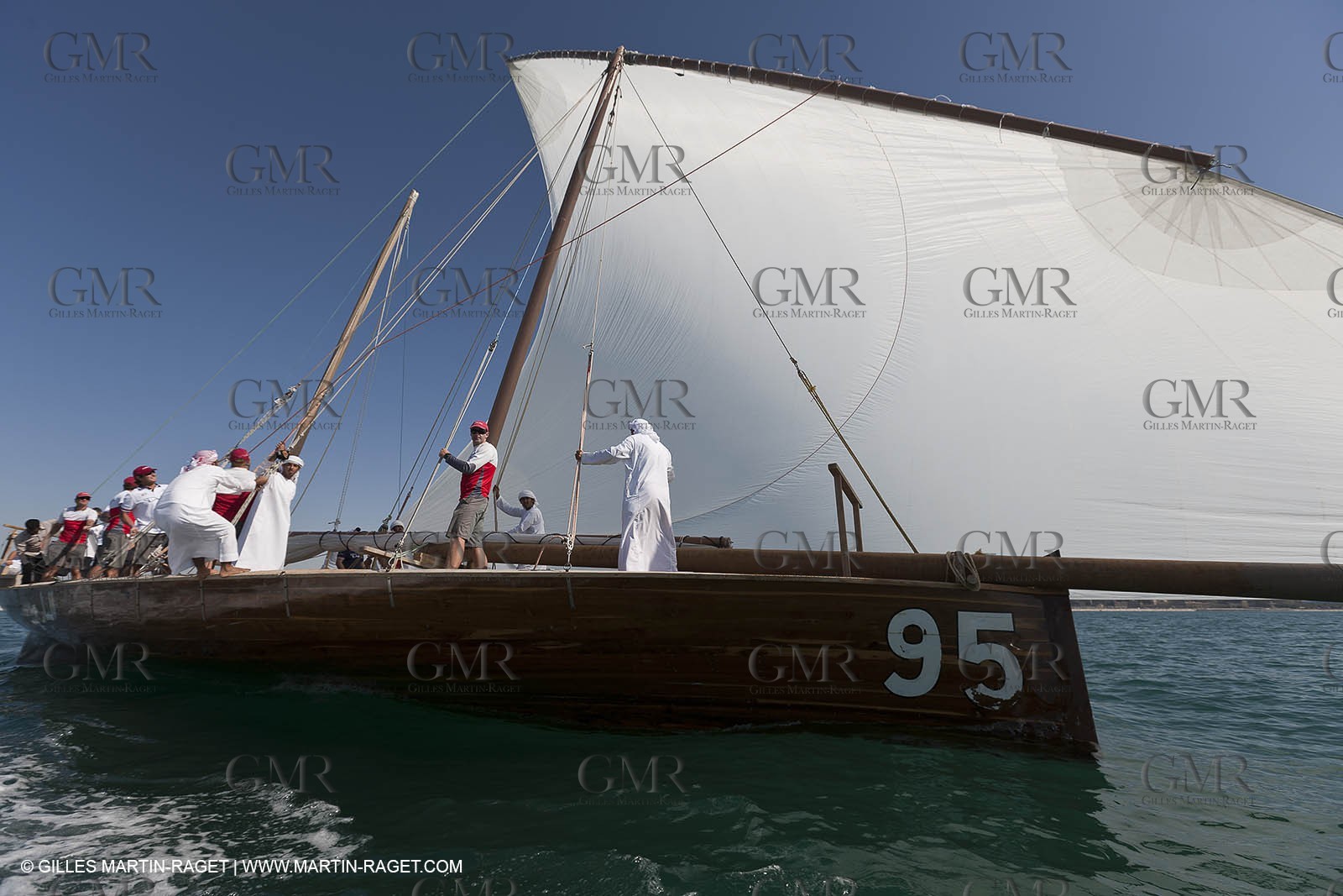 20 11 2010 - Dubai (UAE) - Dubai Louis Vuitton Trophy - Traditionnal dhow races for competing teams
