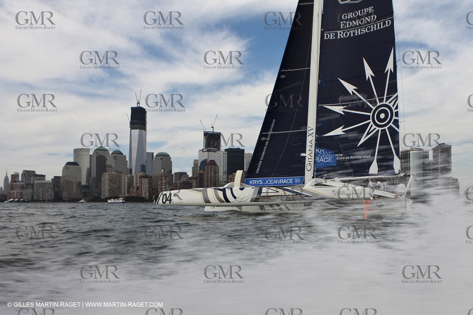 05 07 2012 - New York (USA) - Ocean Krys Race - Speed runs in fornt of NY city