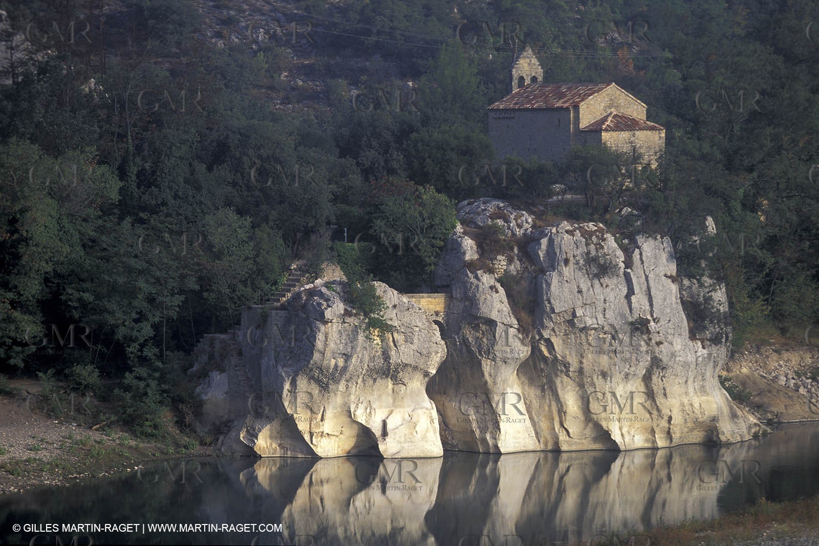 Durance river close to the Mirabeau bridge