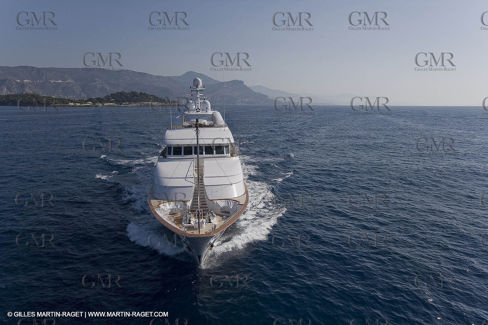 28 07 2007 - St Jean Cap Ferrat - SuperYachts - Motor Yachts - Hampshire