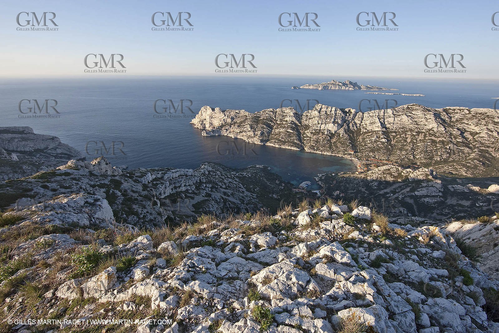 04 04 2009 - Marseille (FRA, 13) - Les Calanques - Calanque de Sormiou vue depuis le Baou Rond