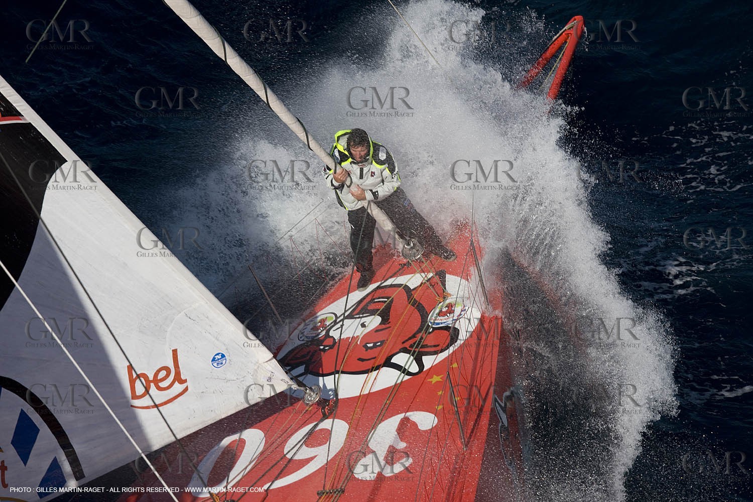 14 07 2008 - Port Camargue (FRA,30) - Monocoques IMOCA - Vendée Gobe 2008 - Kito de Pavant (Groupe Bel) à l'entraînement dans le Mistral