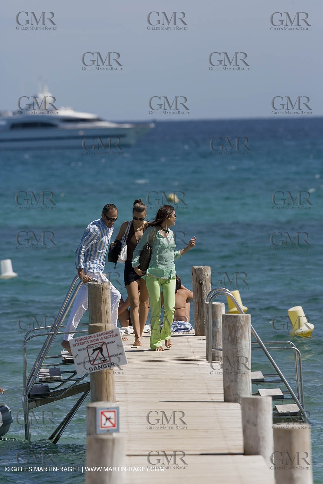 06 09 2007 - Saint Tropez (FRA, 83) - Superyachts - Motoryachts - Mangusta 92 Triple Fun in Saint Tropez - Mooring at Club 55 at Pampelonne Beach
