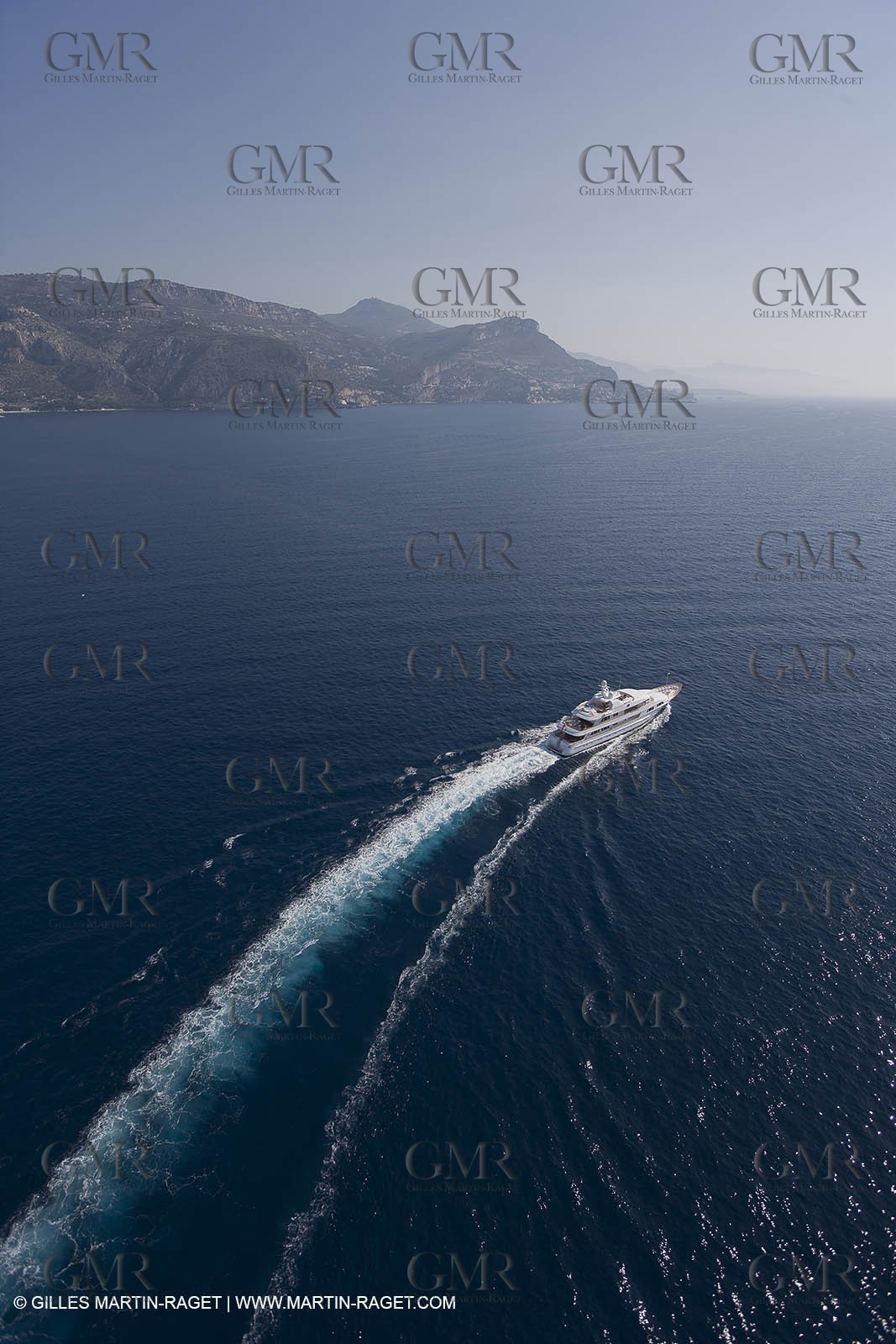 28 07 2007 - St Jean Cap Ferrat - SuperYachts - Motor Yachts - Hampshire