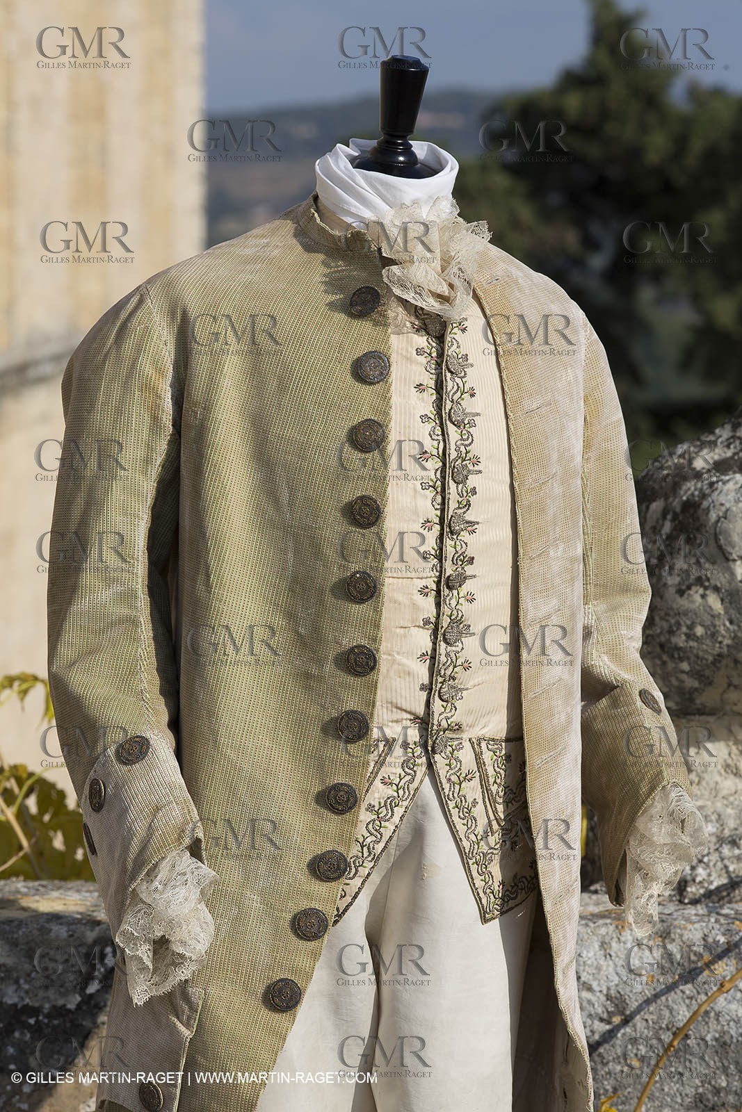 31 10 2013 - Ansouis (FRA,84) - Ansouis castle - Costumes of the exhibit Men costumes