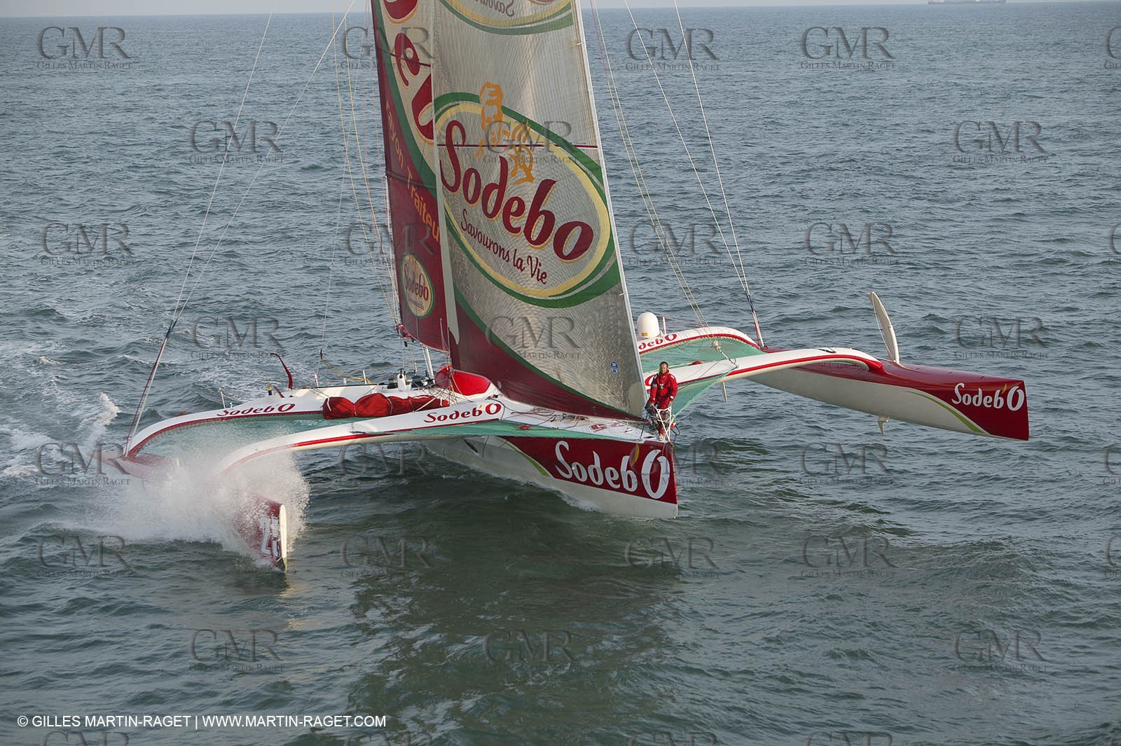 14 08 06 - Isle of Wight (UK) - Thomas Coville beat the round britain island sailing record onboard his 60 trimaran sodebo