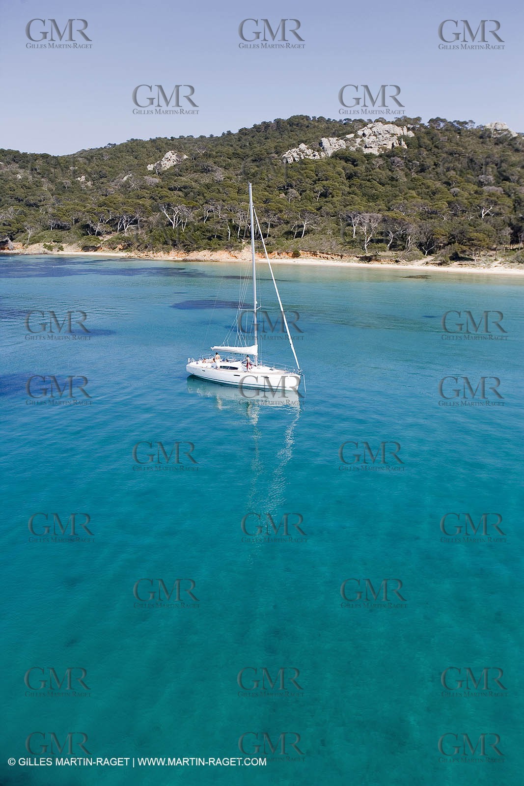 Cruising monohull mooring