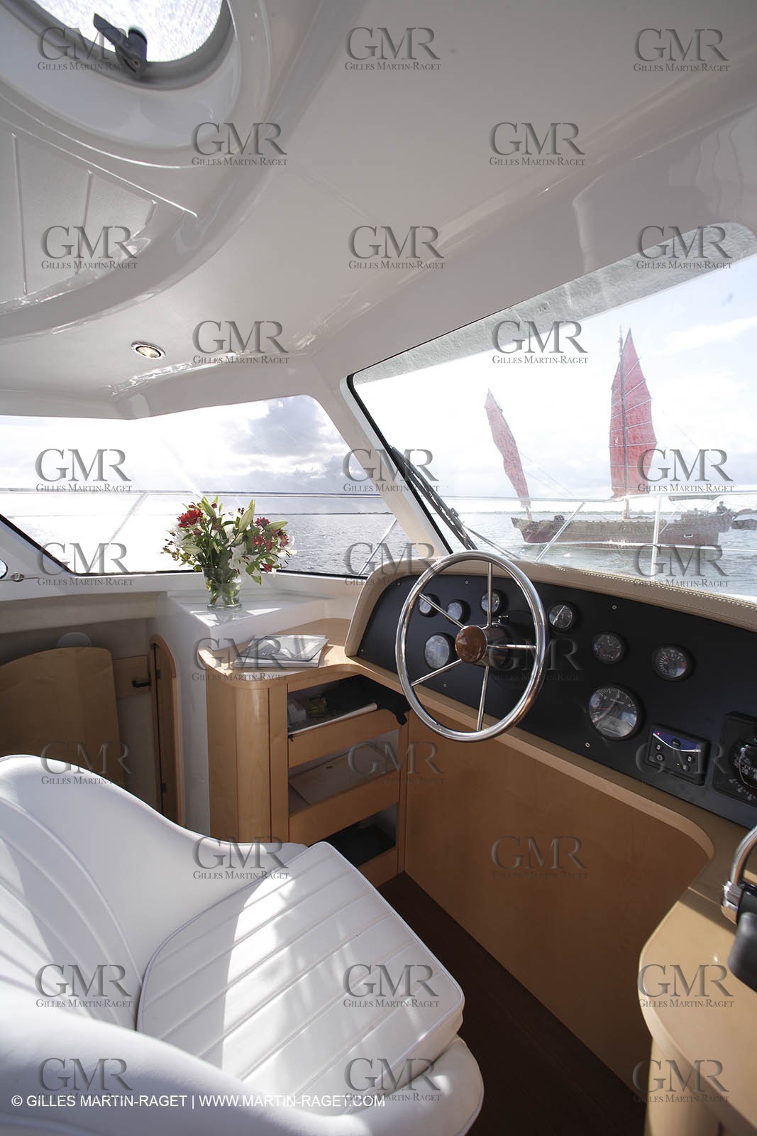 23 07 07 - La Rochelle - Chantier Fountaine Pajot - Highland