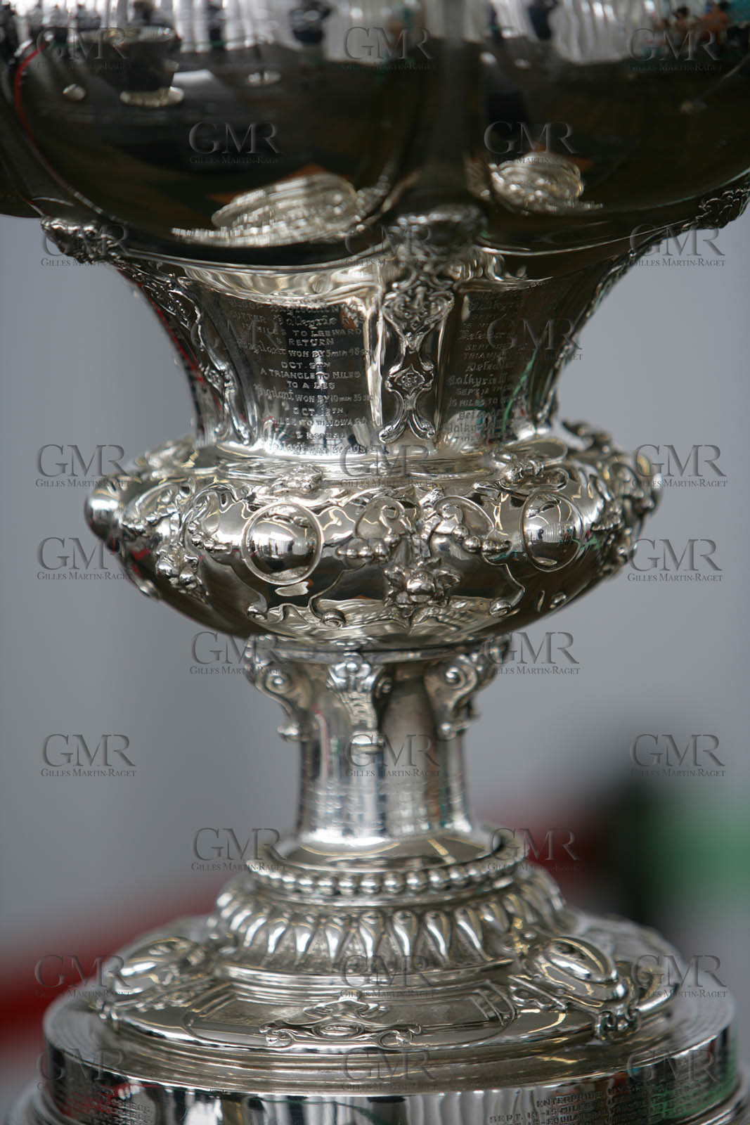 22 04 2007-Valencia (Spain)- 32nd America's Cup - Louis Vuitton Cup - RR1 - Day 7 - Crowd at Ameriac's Cup Park