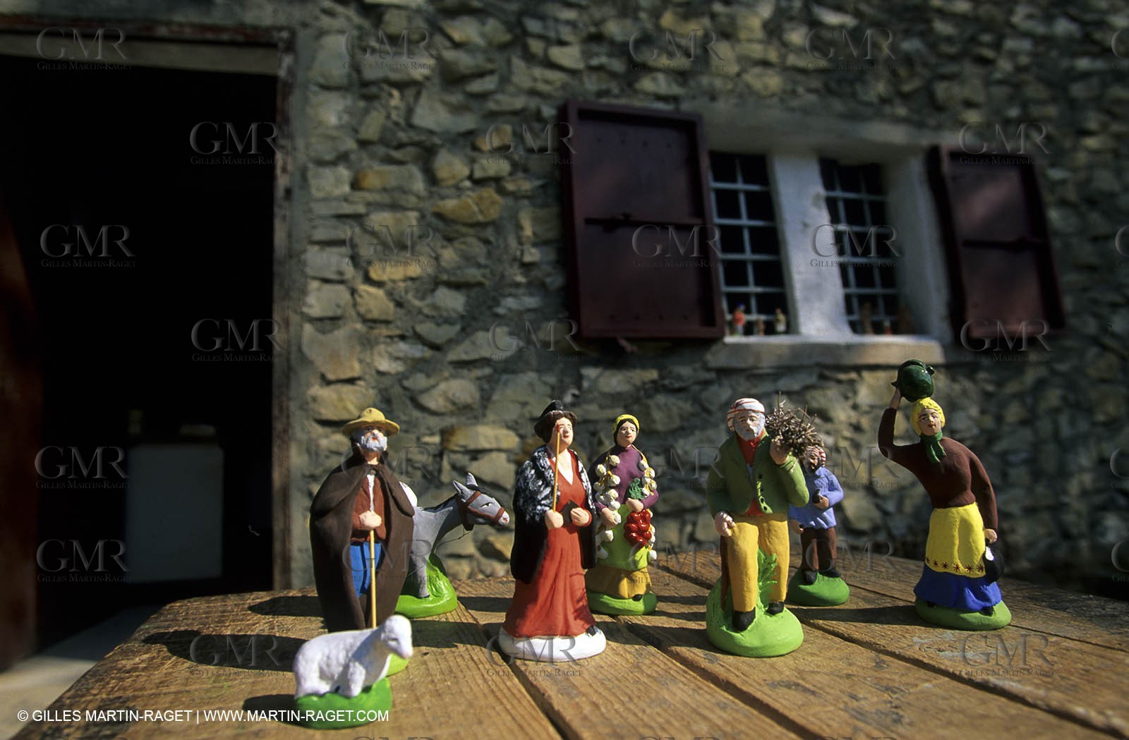 Baux de Provence, Cribs making
