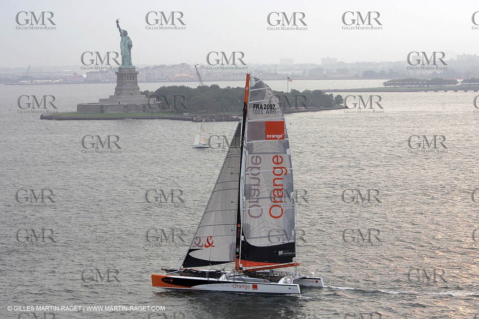 Orange II-Transatlantic record attempt-Sailing off NewTork before the start-Statue of Liberty