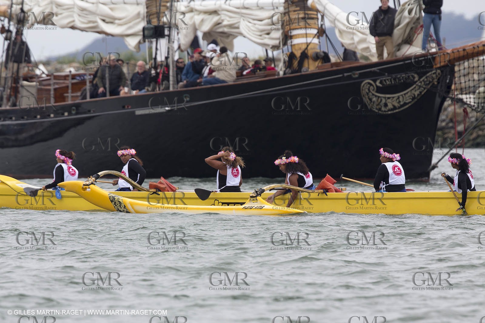 10 08 2013 - San Francisco (USA,CA) - 34th America's Cup - AC Open - Outrigger Canoe Races et Hula Danceperformance at Marina Green Village