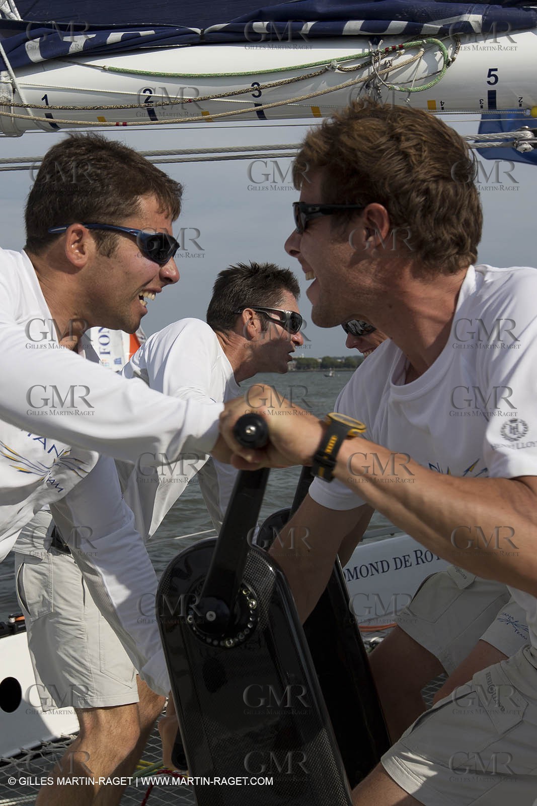 05 07 2012 - New York (USA) - Ocean Krys Race - Speed runs in fornt of NY city