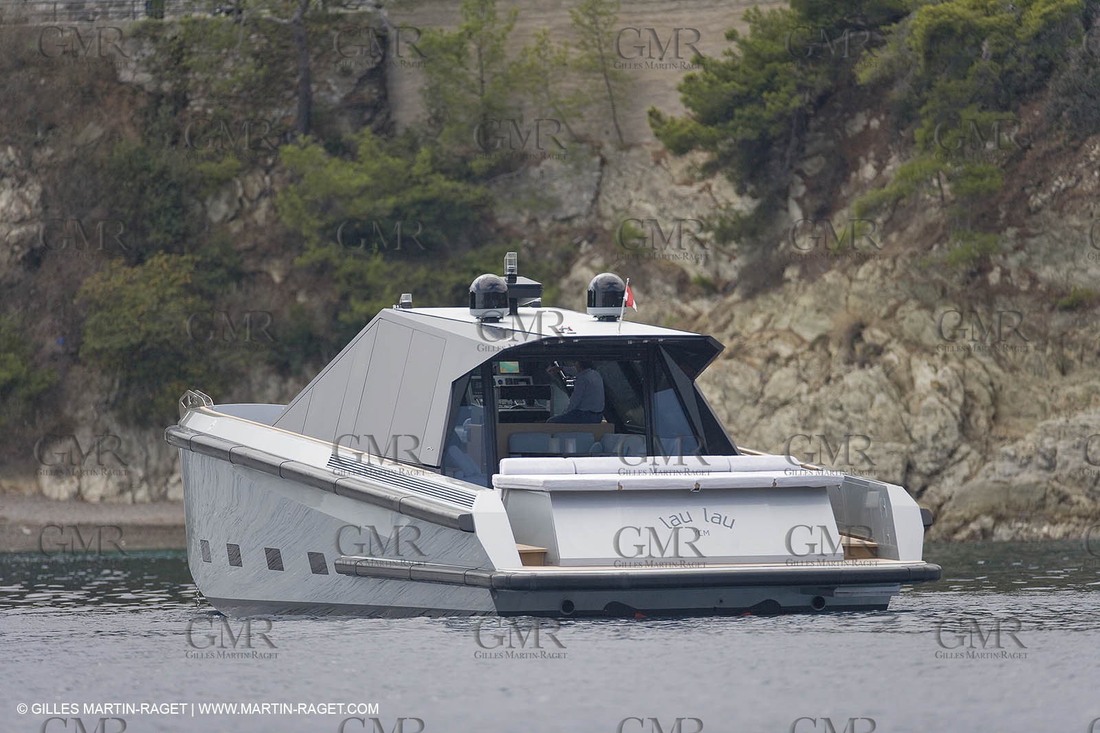 29 09 2007 - St Jean Cap Ferrat - Wally Yachts - Wally Power 70 - Lau Lau
