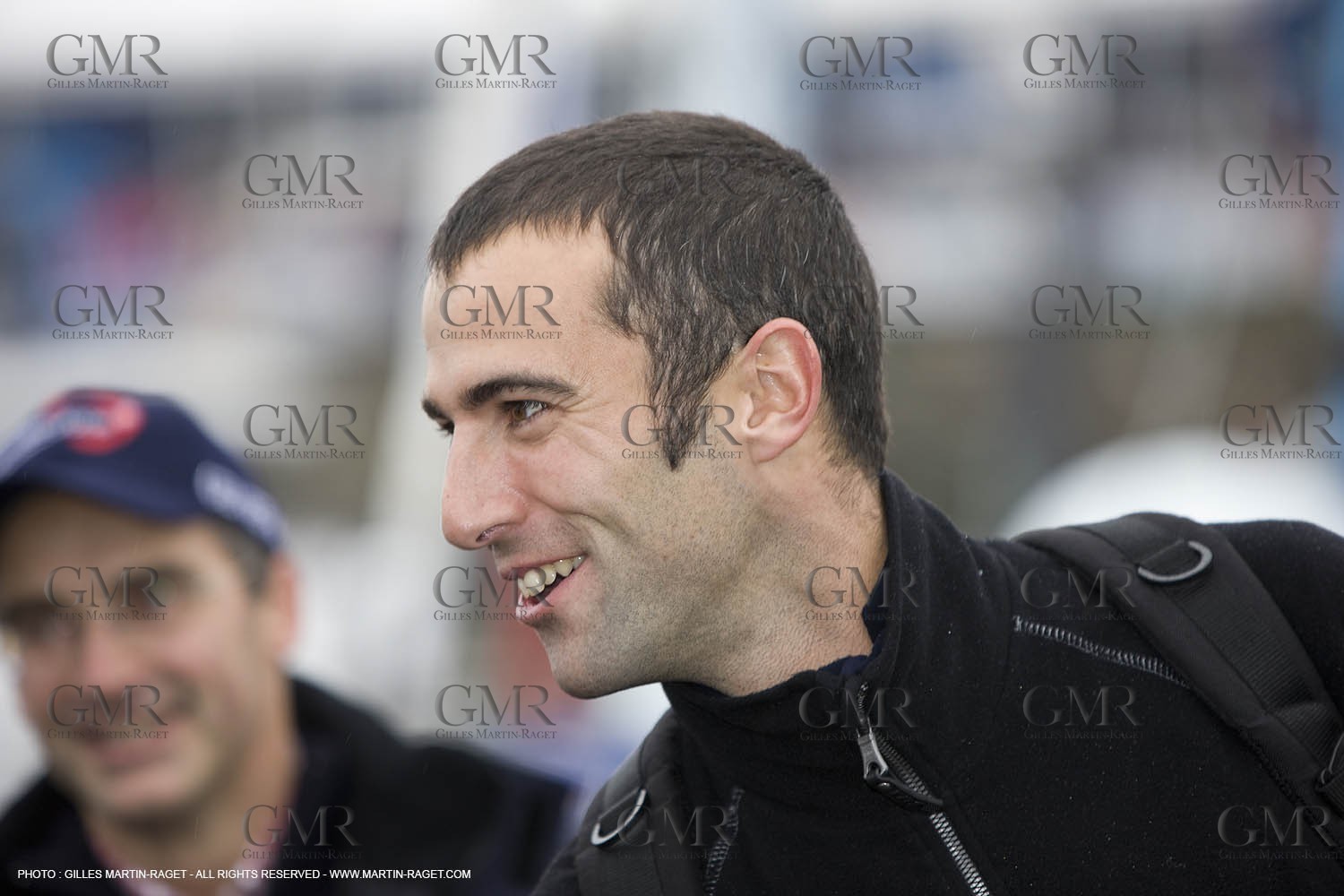 03 11 2008 - Les Sables d'Olonne (FRA,85) - Vendée Globe 2008 - Ambiances ponton - Derniers instants avant d'embarquer pour le grand départ