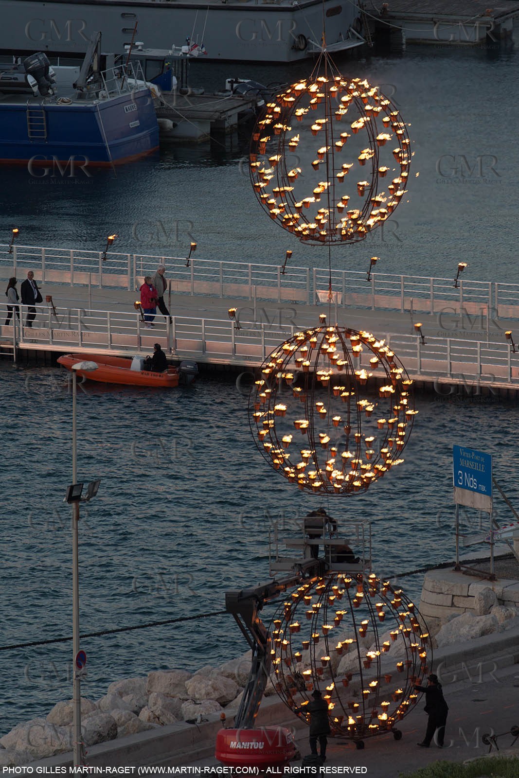03 05 2013 - Marseille (FRA,13) - Marseille Provence 2013, Historical port Illumination by Company Carabosse