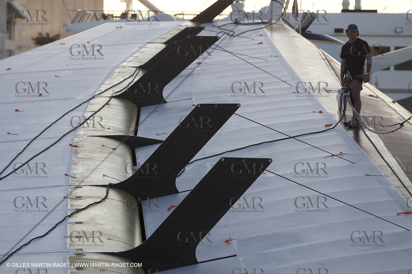 11 11 2009 - San Diego (USA, CA) - 33rd America's Cup - BMW ORACLE Racing - Wing trials, Day 2