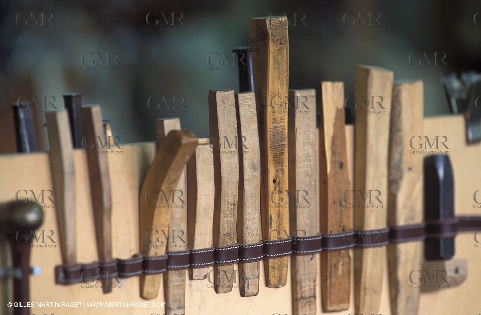 Fabrication des selles Camargue