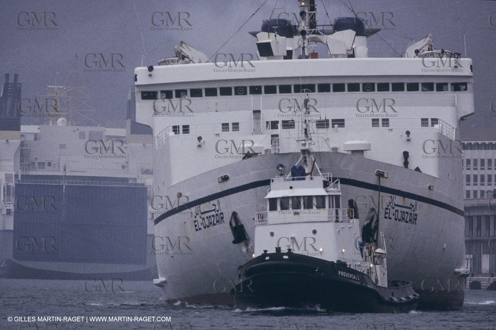 Monde maritime, opérations porturaires, ports, manoeuvres, marine world, harbour operations, maritime shipping,