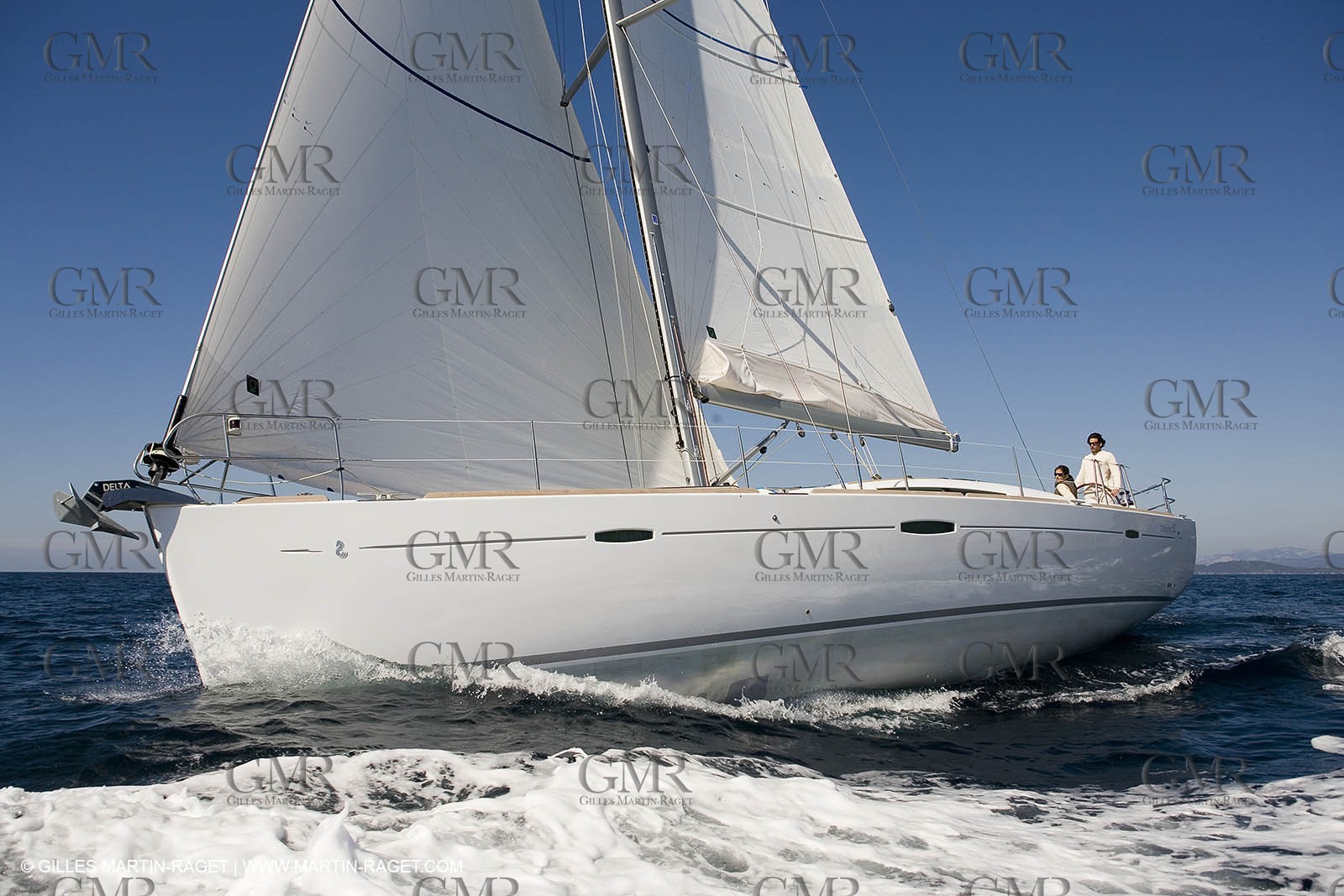 Crusing monohull sailing