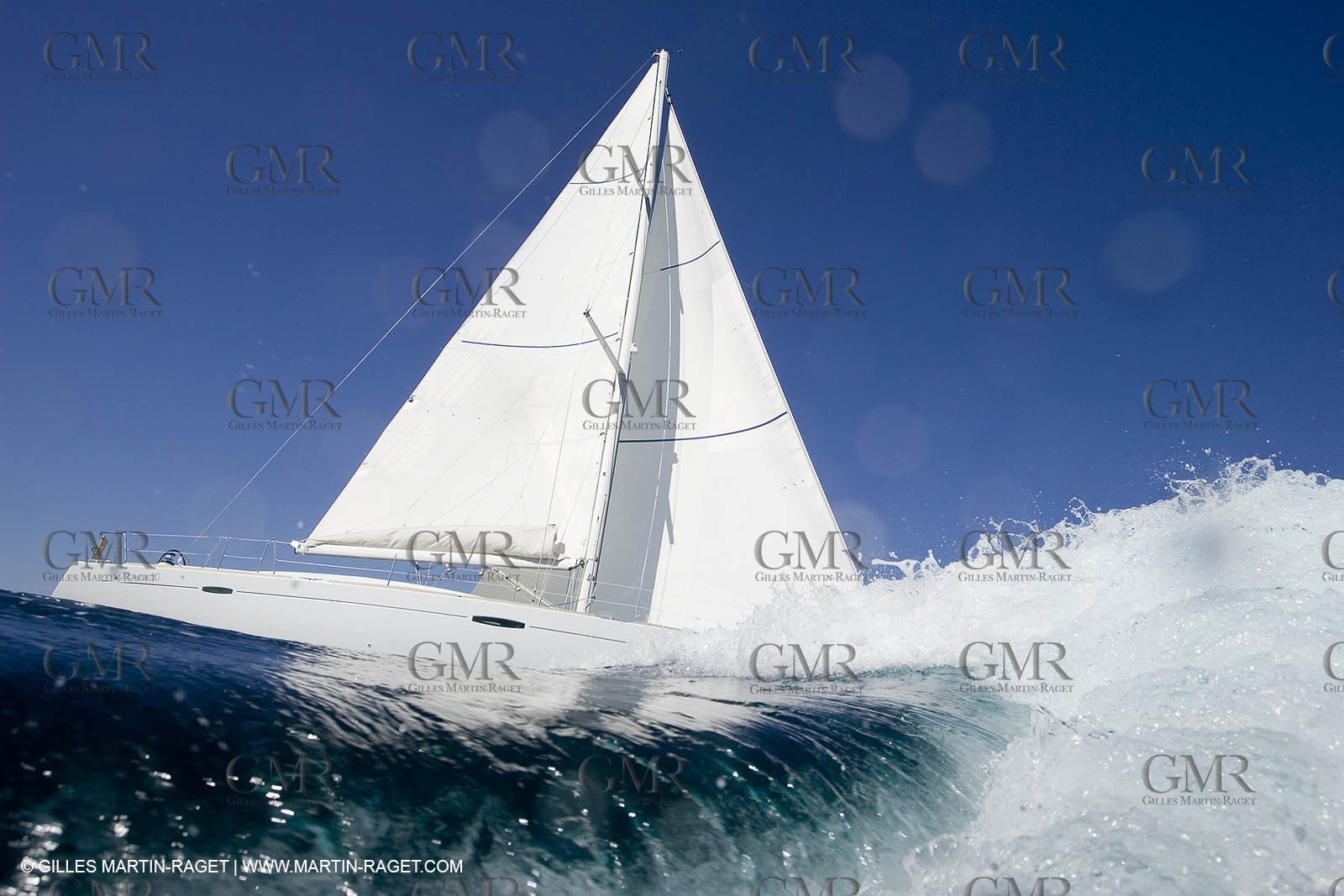 Crusing monohull sailing