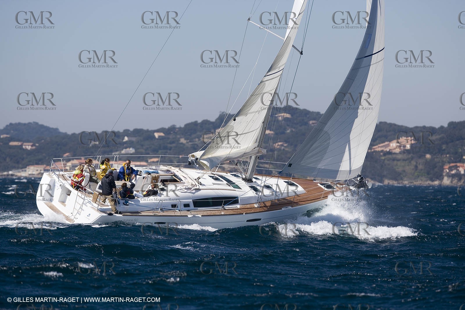 Crusing monohull sailing