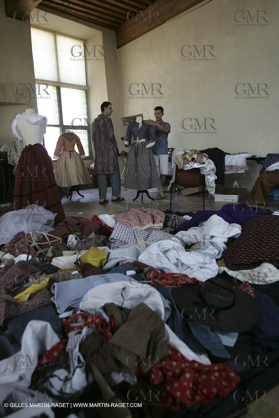 May 2004 - La Tour d'Aigues (FRA, 84) - Old costumes for women of the South exhibition