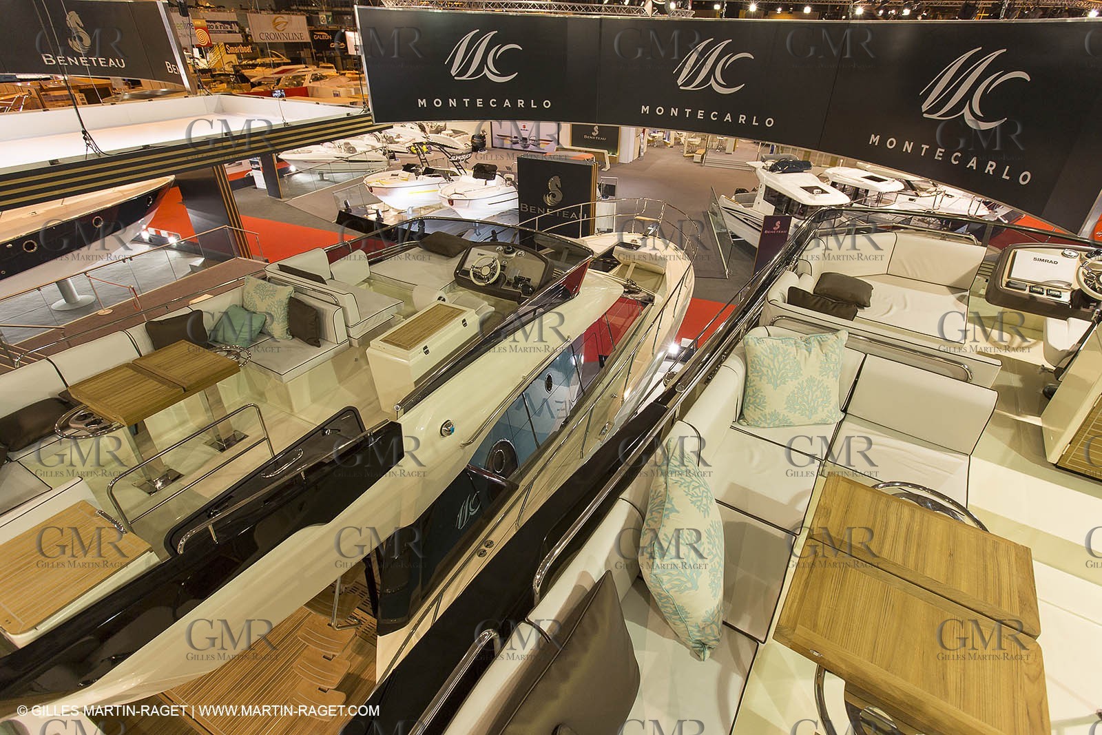 10 12 2013 - Paris (FRA,75) -Paris Boat Show - Beneteau booth