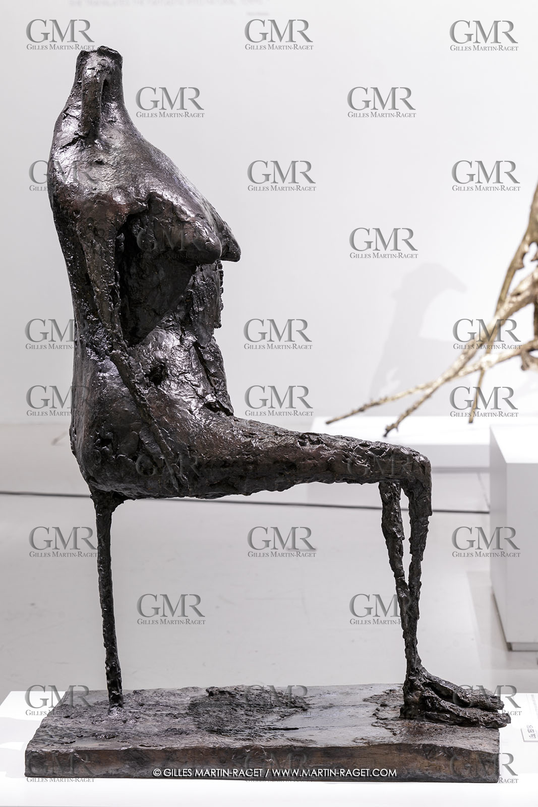 02 05 2023, Paris (FRA), oeuvre de Germaine Richier, Exposition Centre Pompidou 2023,  L'Eau 1953-1954, Bronze patiné foncé,Fondeur : Susse, Paris, 147 x 62 x 98 cm, Centre Pompidou, Musée national d'art moderne, Paris, achat de l'état, 1956