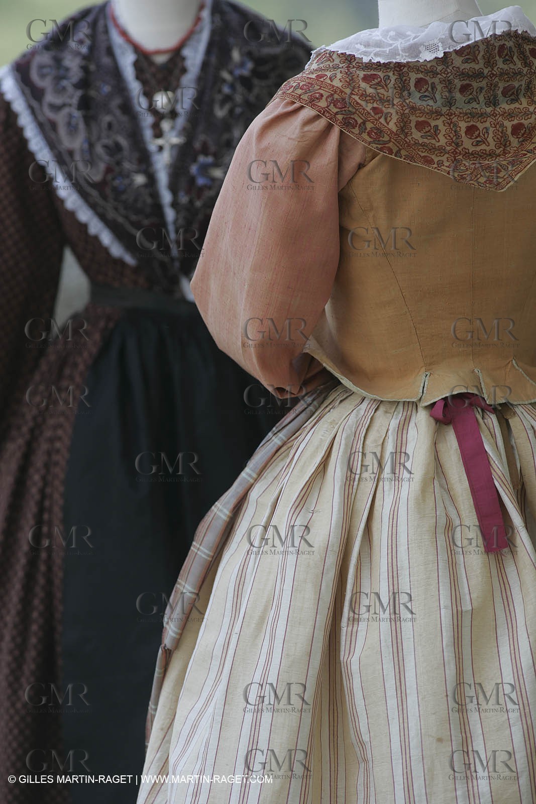 May 2004 - La Tour d'Aigues (FRA, 84) - Old costumes for women of the South exhibition