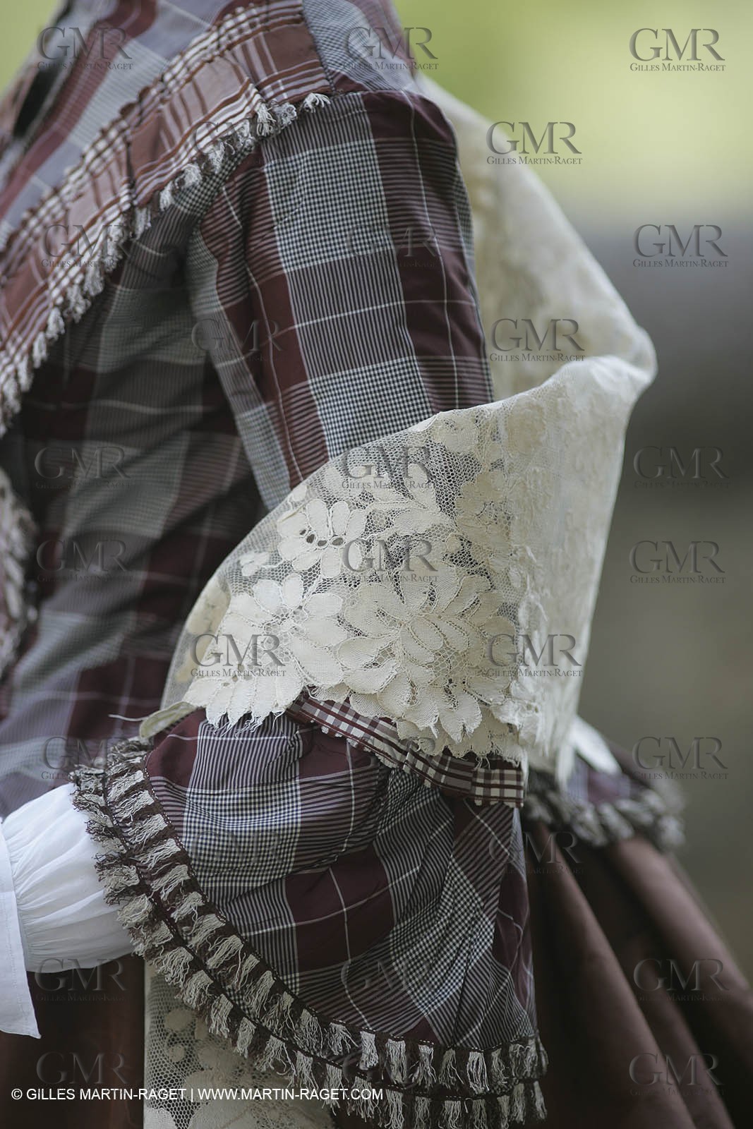 May 2004 - La Tour d'Aigues (FRA, 84) - Old costumes for women of the South exhibition