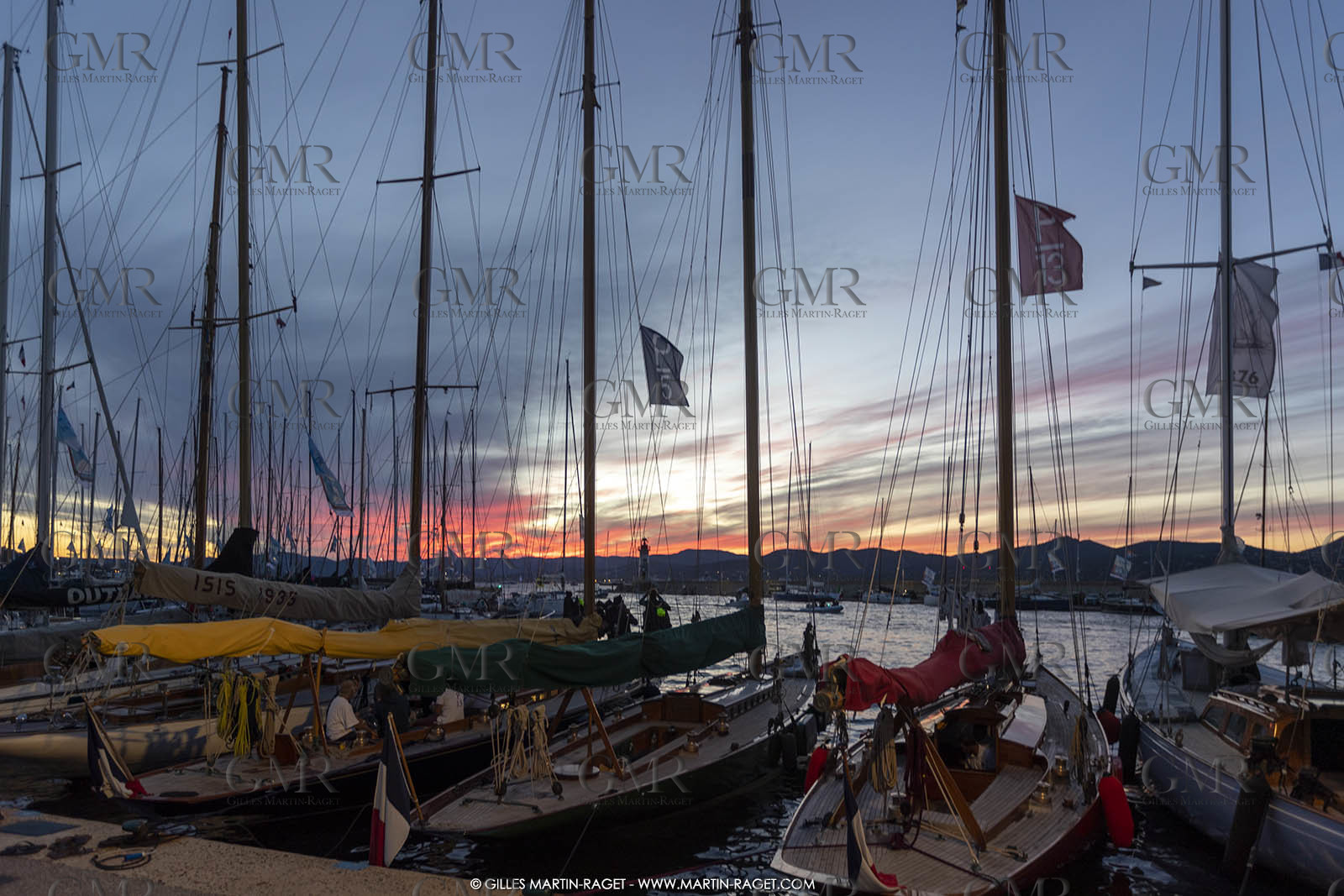 25 09 2022, Saint-Tropez (FRA,83), Voiles de Saint-Tropez 2022, ouverture du village, inscriptions et entraînements