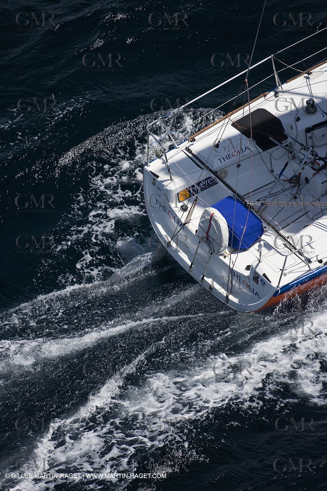 06-26-2007 - FIGARO II - THEOLIA - Skipper : Robert Nagy - Training off Marseille (south France) with strong wind conditions
