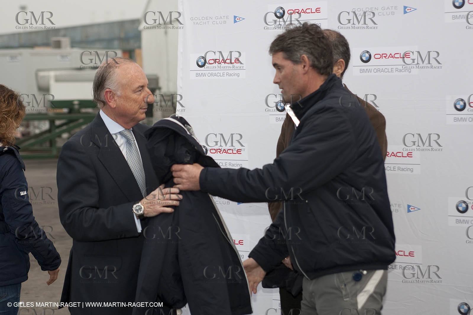 19 01 2010 - Valencia (ESP) - 33rd America's Cup - BMW ORACLE Racing - Francisco Camps (Generaliat Valenciana president) and Rita Barbeira (Valencia mayoress) visit