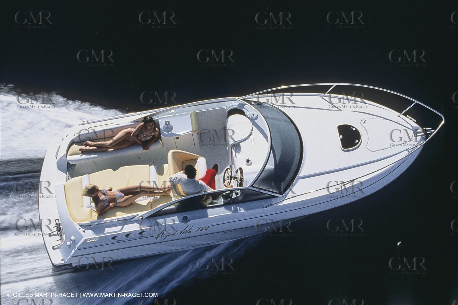 Powerboats, cruising