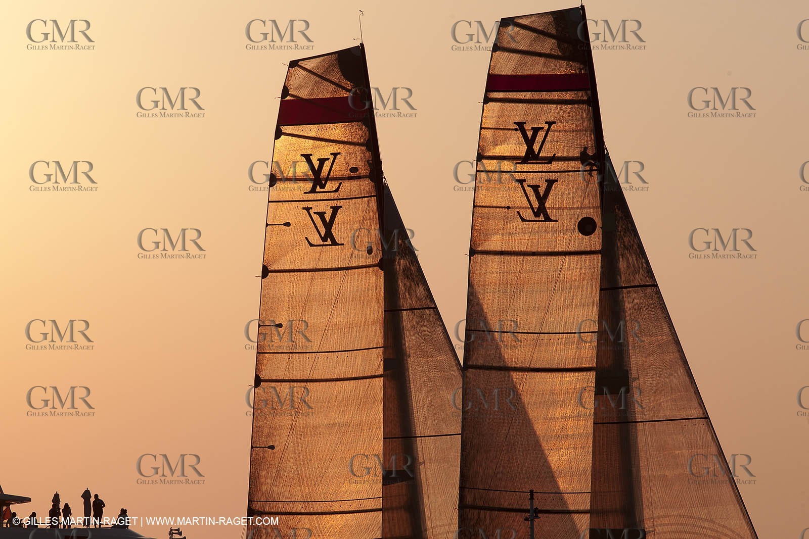 25 11 2010 - Dubai (UAE) - Dubai Louis Vuitton Trophy -  BMW ORACLE Racing - Fleet races