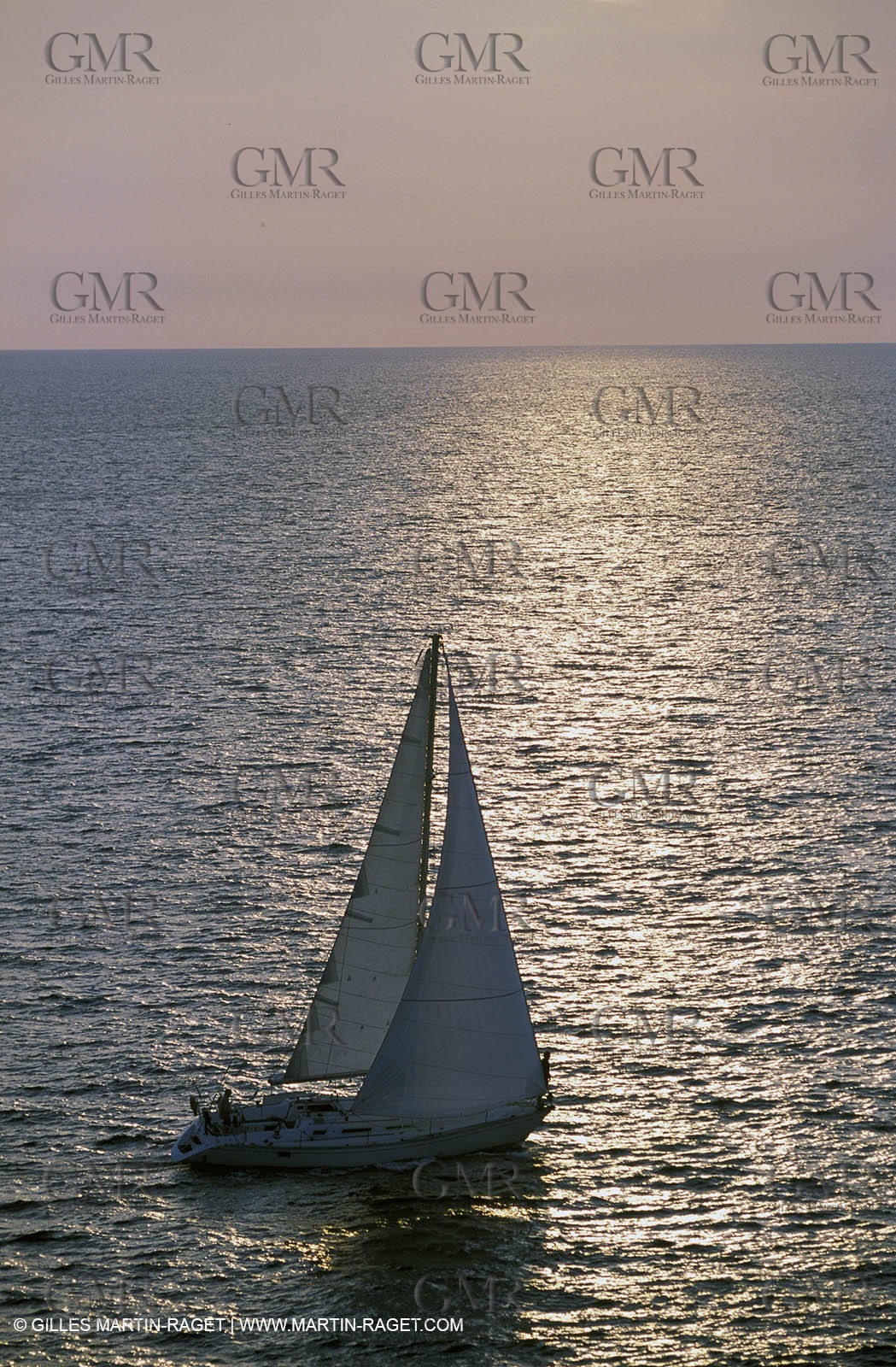 Crusing monohull sailing