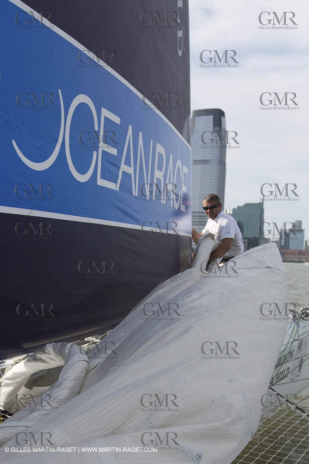 05 07 2012 - New York (USA) - Ocean Krys Race - Speed runs in fornt of NY city