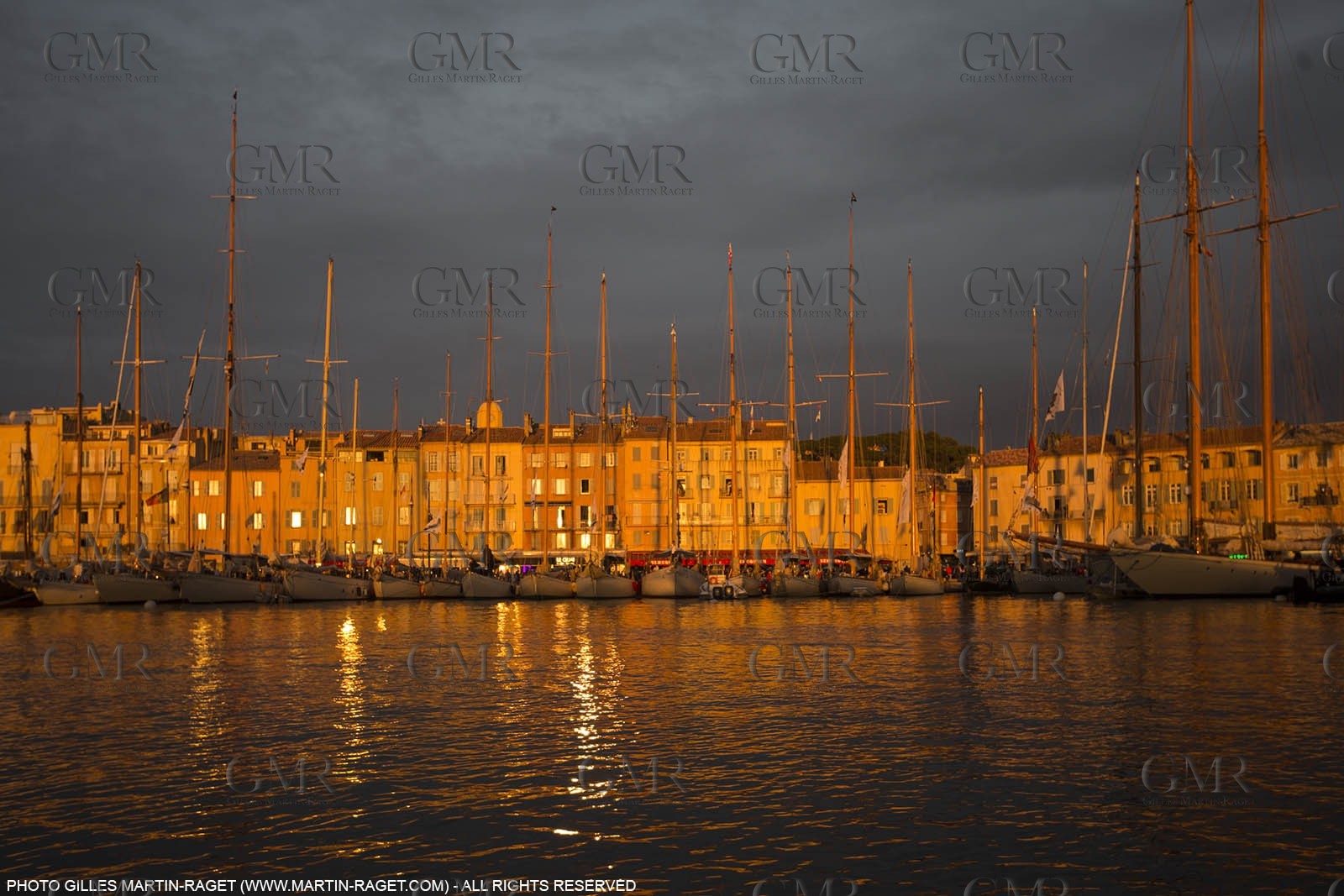 01 10 2025, Saint-Tropez (FRA,83) , Voioes de Saint-Tropez 2015, Day 4, Crew parade