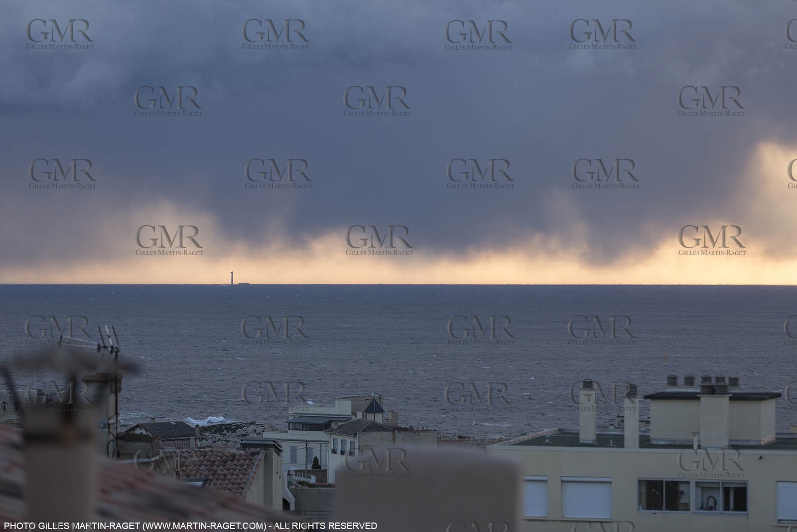 05 03 2015, Marseille (FRA,13), Col de Sormiou, Marseilles as seen from Sormiou pass