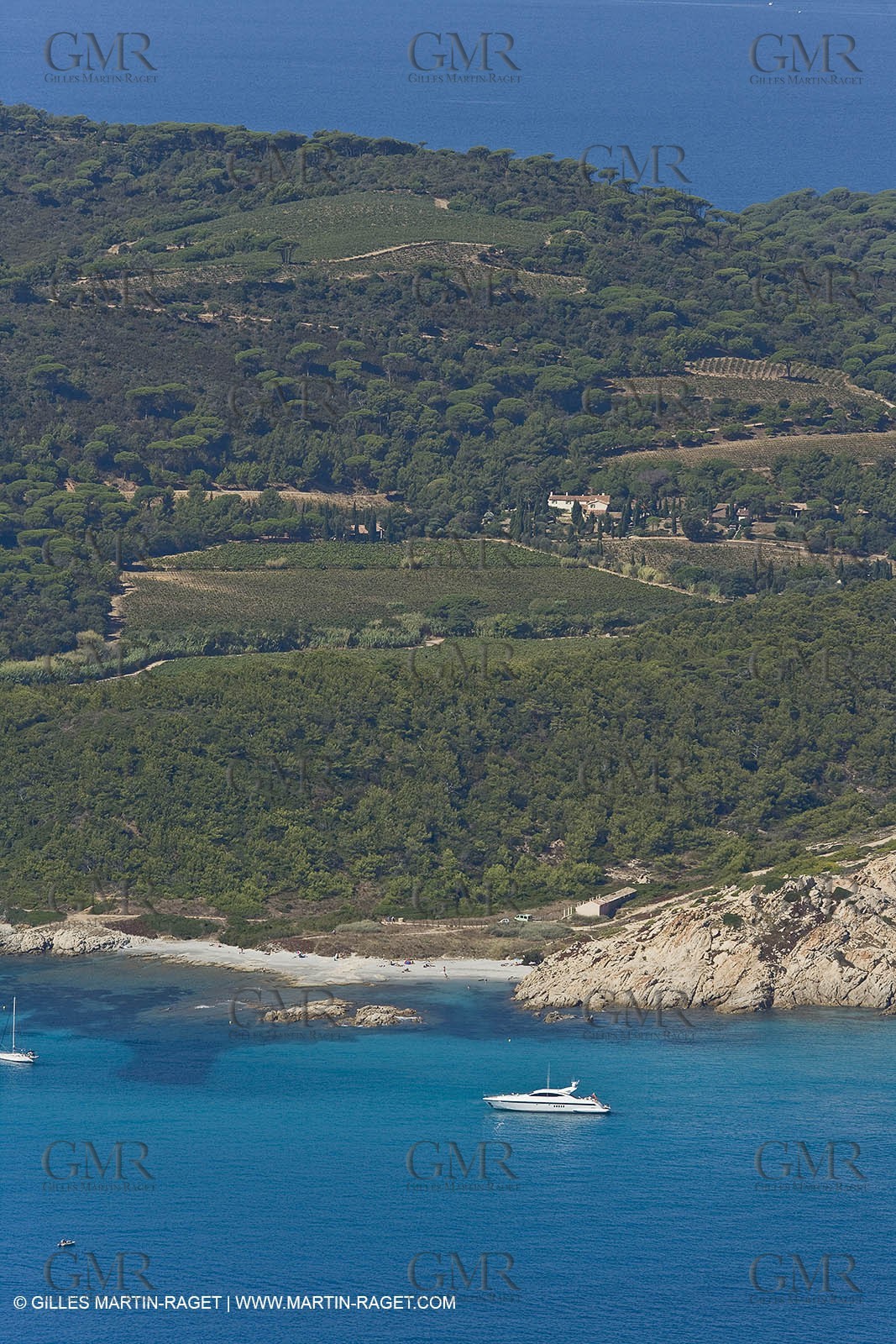 06 09 2007 - Saint Tropez (FRA, 83) - Superyachts - Motoryachts - Mangusta 92 Triple Fun in Saint Tropez - Mooring at Club 55 at Pampelonne Beach