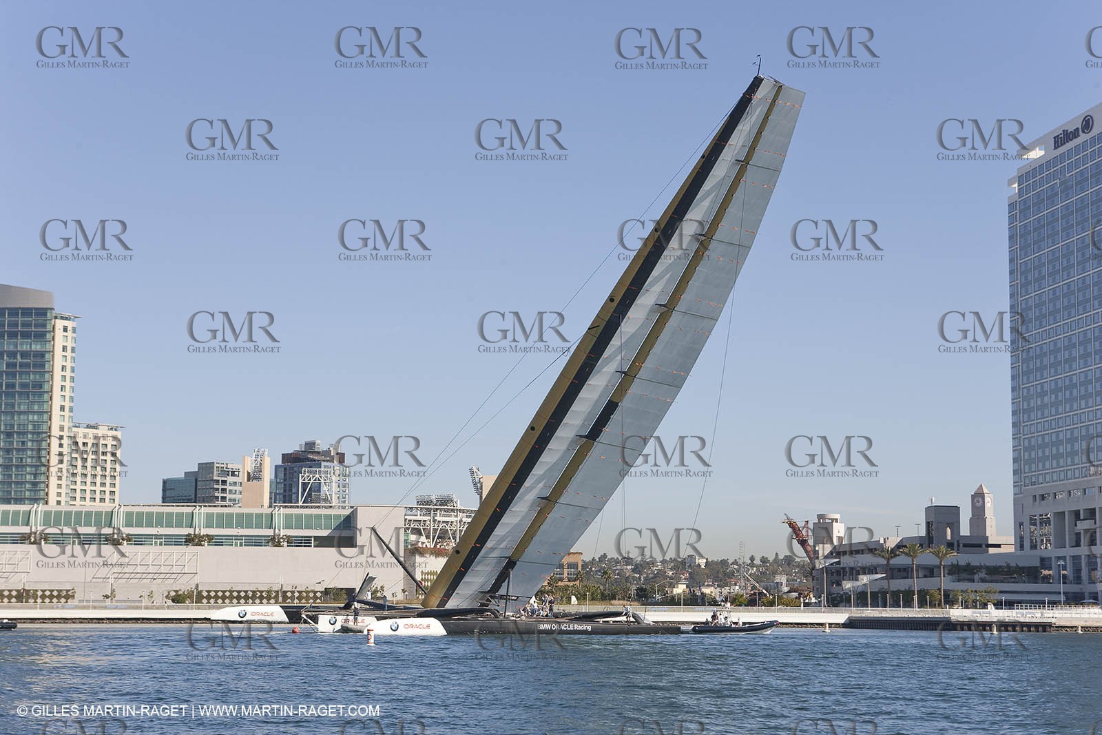 10 11 2009 - San Diego (USA, CA) - 33rd America's Cup - BMW ORACLE Racing - Wing testing , Day 1