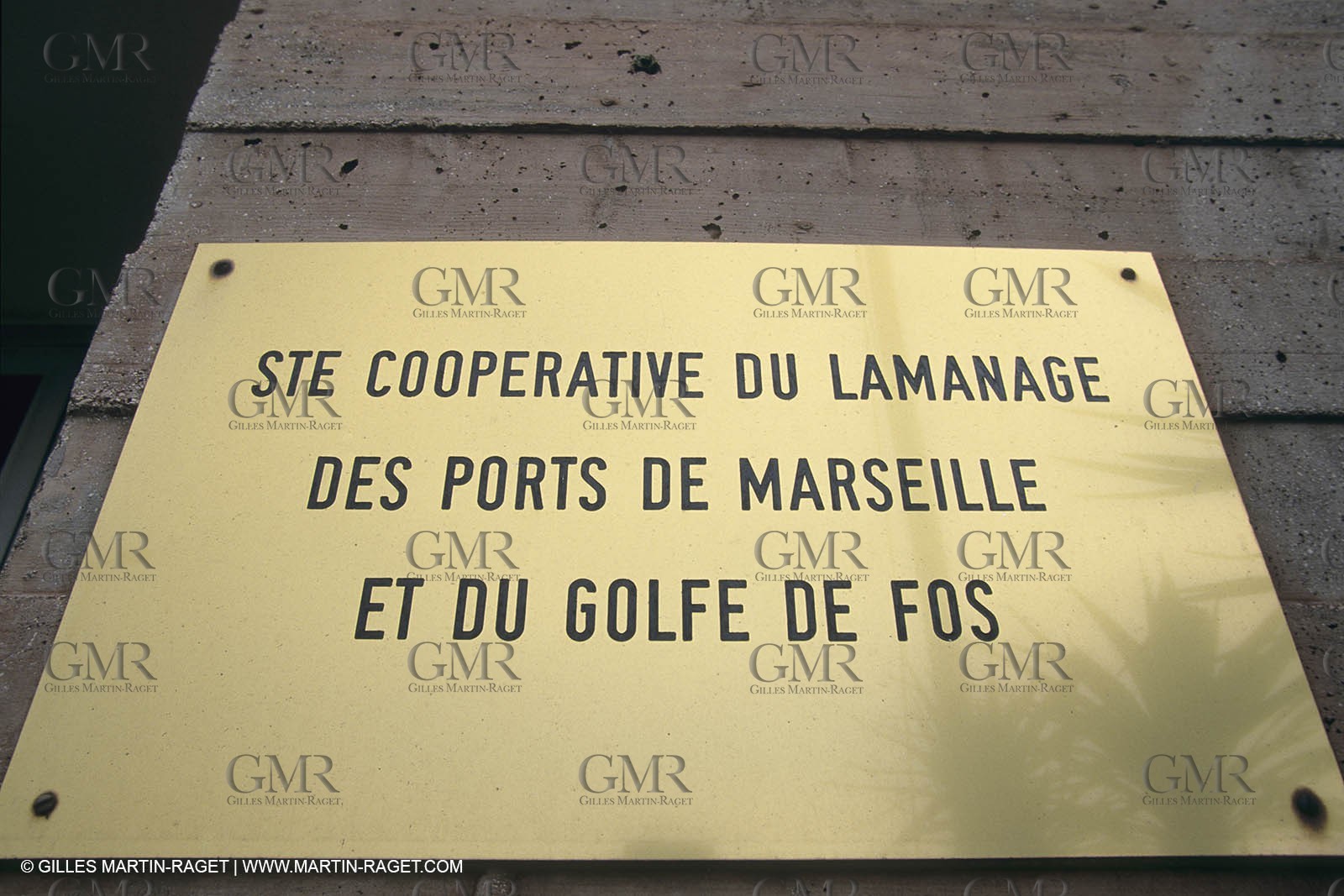 Monde maritime, opérations porturaires, ports, manoeuvres, marine world, harbour operations, maritime shipping,