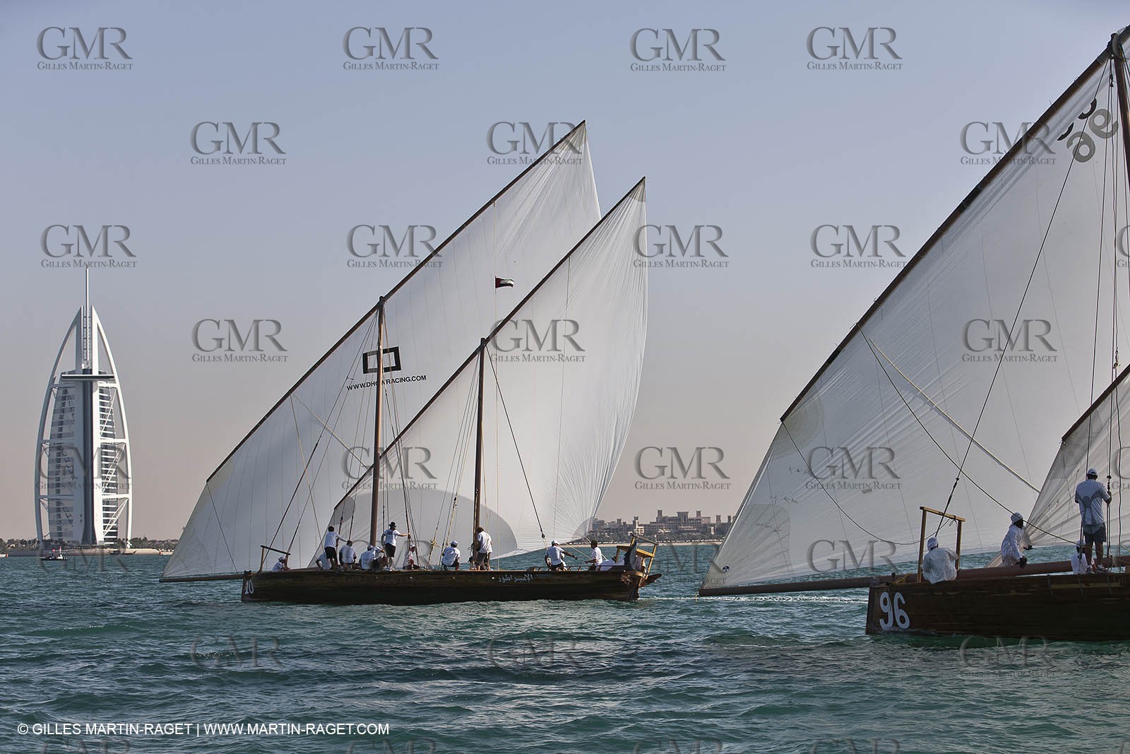20 11 2010 - Dubai (UAE) - Dubai Louis Vuitton Trophy - Traditionnal dhow races for competing teams