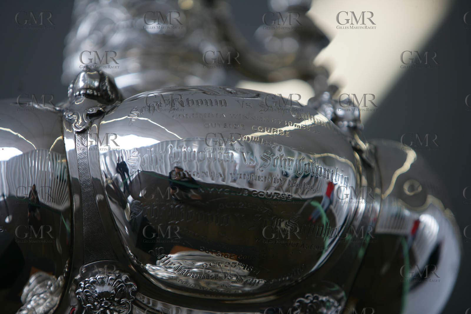 22 04 2007-Valencia (Spain)- 32nd America's Cup - Louis Vuitton Cup - RR1 - Day 7 - Crowd at Ameriac's Cup Park