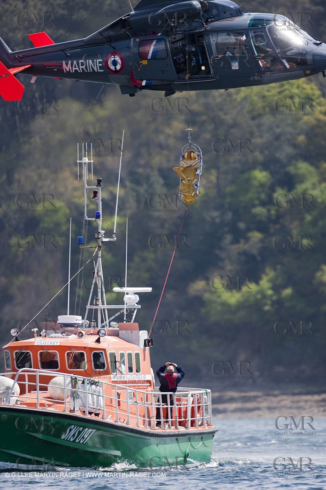 20 04 2010 - Lanveoc Poulmic - French Naxy Grand Prix - Heli rescue demo