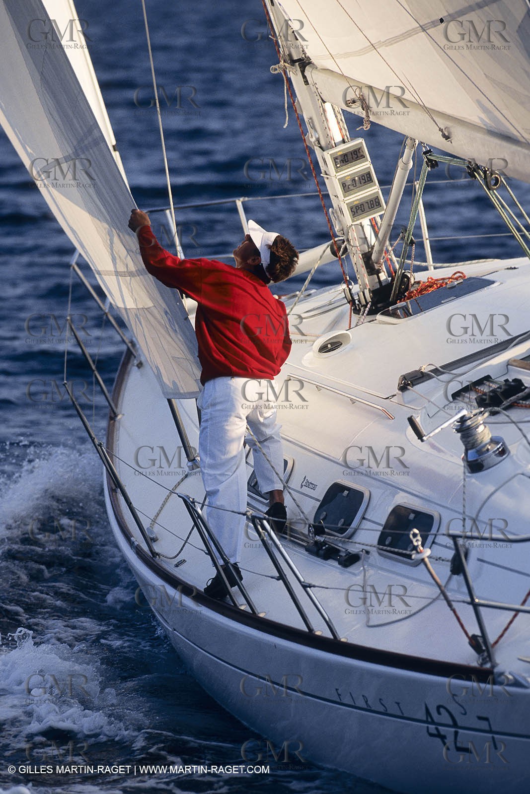 Voile, croisière, personnages, homme seul